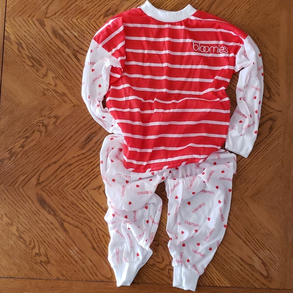 NWOT Bloomies Pajama Set